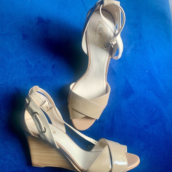 Tod’s Patent Wedge Sandals Sz. 38.5 - Picture 3 of 5